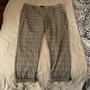One5One plaid ladies slacks in good condition